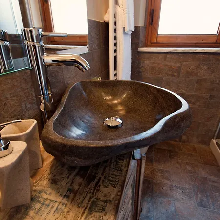 Corte Toro 3* Lucca