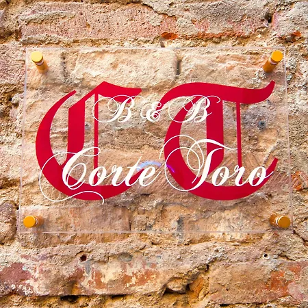 Corte Toro Lucca