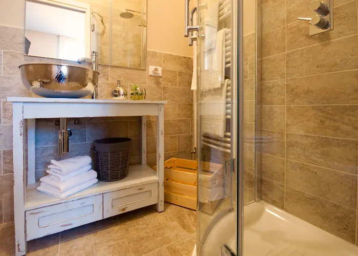 Corte Toro Bed and Breakfast Λούκα